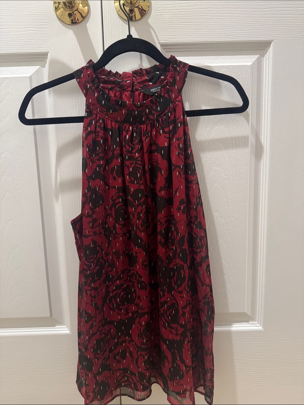 Simply Vera Vera Wang Red and Black Floral Ruffled Neck Tank